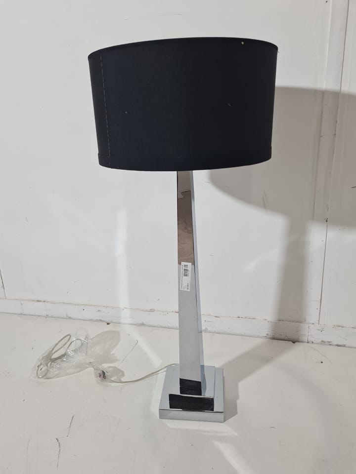 LAMPARA MESITA 86CM PLATA-NEGRA (LAMP0008)