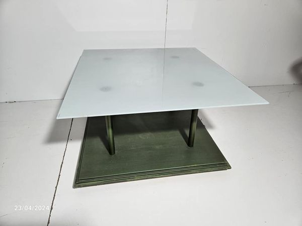 MESA CENTRO (78X84) (43 ALTO) (VERDE TAPA CRISTAL)