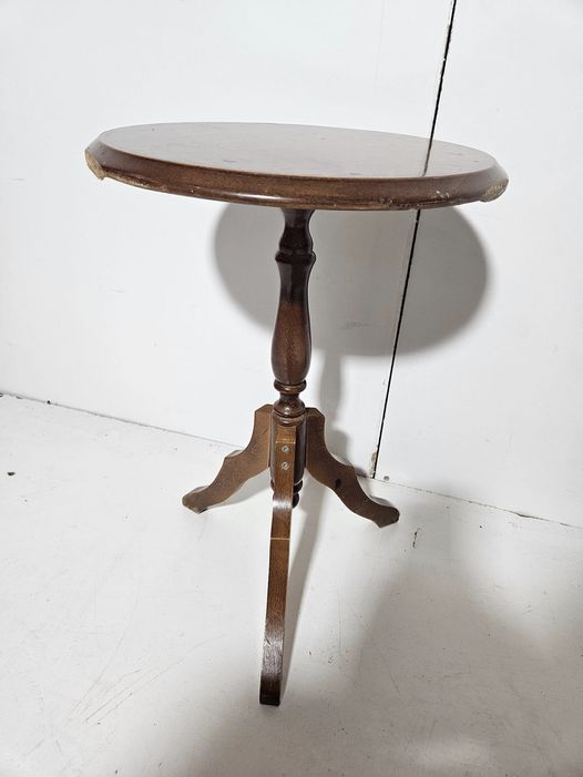 MESA AUX / VELADOR (34CM) (52CM ALTO)