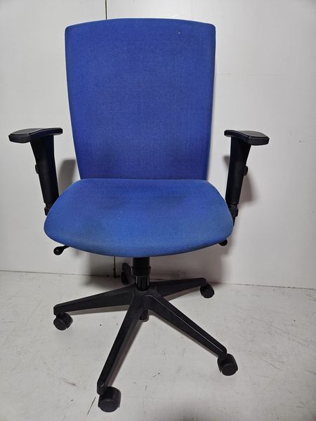 SILLA OFICINA AZUL MOD:2 (AZUL OSC) (BRAZOS / RUEDAS) (MOBILIARIO DE OFICINA)