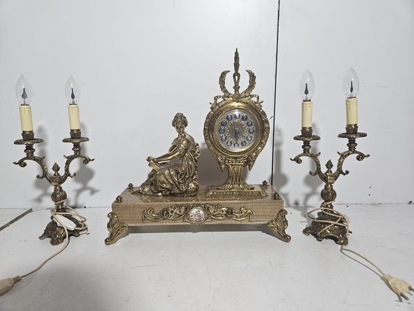 RELOJ (45X18X50) + 2 CANDELABROS (BRONCE Y MARMOL)