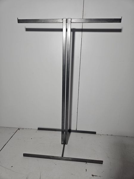 PERCHERO METALICO (90CM (130CM ALTO) (MOBILIARIO DE TIENDA)