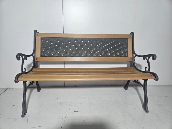 BANCO DE JARDIN (126CM) (78CM ALTO)(MADERA Y HIERRO)