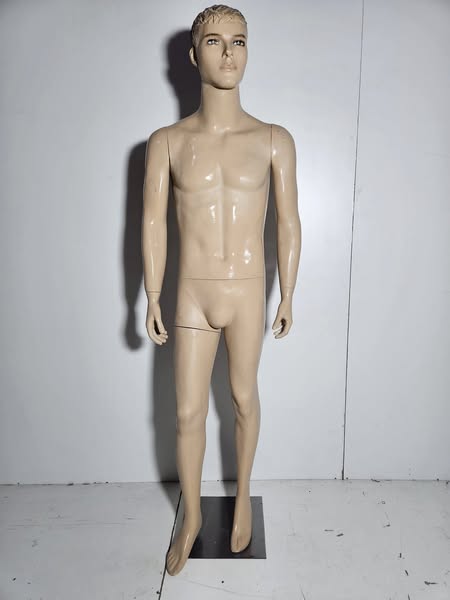 MANIQUI CUERPO HOMBRE (190CM) (MOBILIARIO TIENDA)