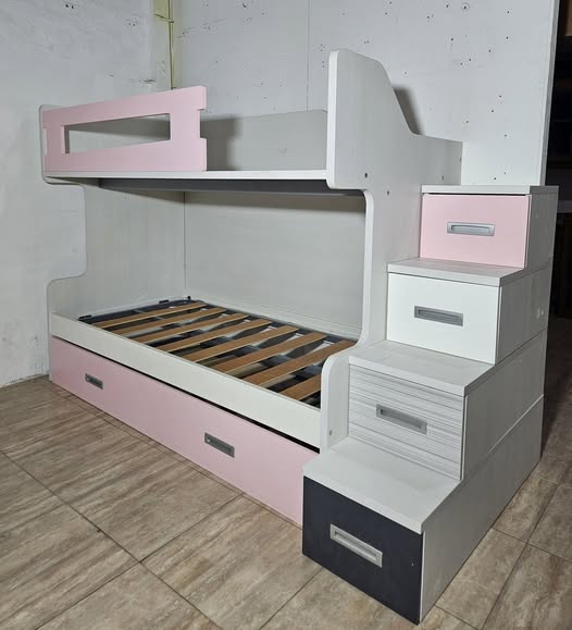 DORMITORIO JUVENIL (LITERA TRIPLE + ESCALERA 4C) (202X102X160)(39X116X120) (GRIS, ROSA Y BLANCO)