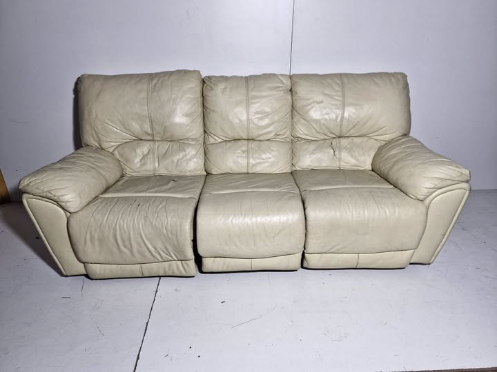 SOFA 3 PLAZAS (210CM) (POLIPIEL BEIG) (DETERIORADO)