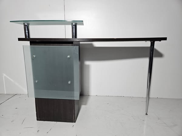 MOSTRADOR / MESA (130CM) (MELAMINA WENGUE/CRISTAL)