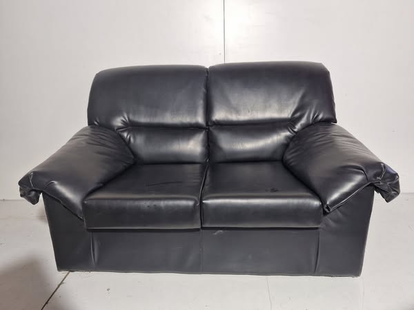 SOFA 2PLAZAS (140X90X90) (POLIPIEL NEGRO)