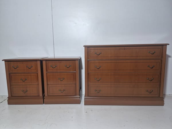 X2 MESITA NOCHE 3C (50X37X64) + COMODA 4C (105X40X80) (CEREZO CLASICO)