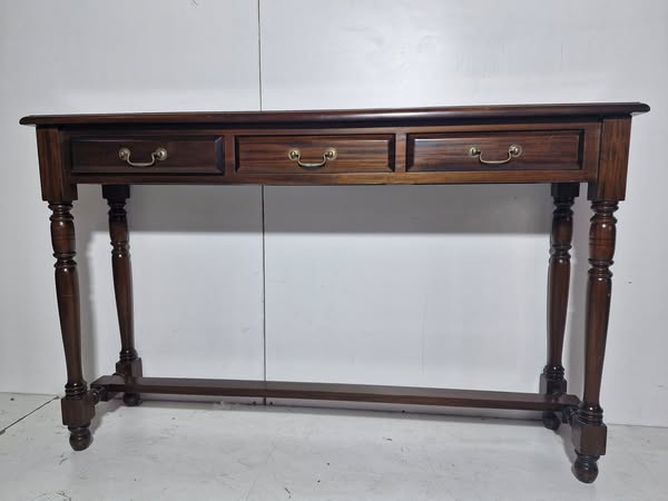 MUEBLE ENTRADA / RECIBIDOR / CONSOLA 3C (147X36X90) (NOGAL OSC)