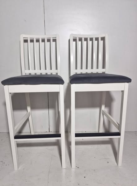 TABURETE ALTO (BLANCO / TAPIZADO AZUL)