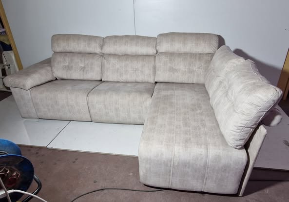 SOFA CHESLONG RELAX MOTORIZADO (BEIG) (FRENTE DERECHA)