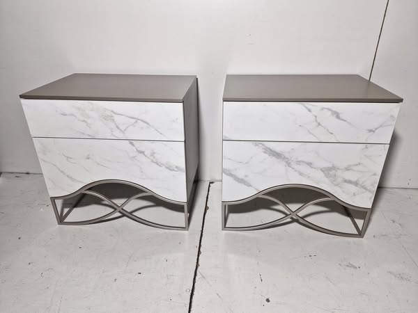 X2 MESITAS DE NOCHE 2C (60X42X60) (CHAMPAN / FRENTES MARMOLEADO) *NUEVO EXPOSICION*