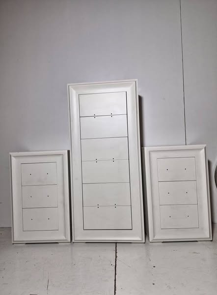 CONJUNTO SINFONIER 6C (60X43X136) + 2 MESITAS DE NOCHE 2C (50X43X80) (BLANCO / SIN TIRADORES *NUEVO EXPOSICION*