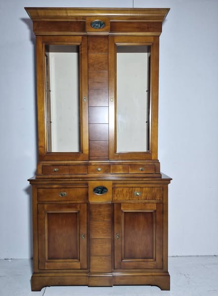 MUEBLE VITRINA 2P.CRIST 5C 2P MAD (ALTO Y BAJO) (110X44X215) (AVELLANA)