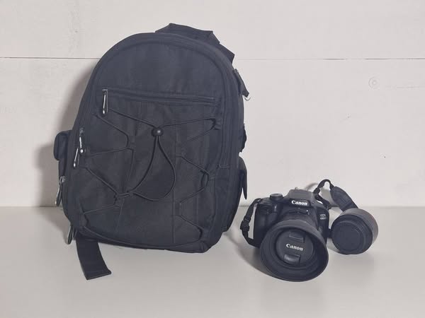 CAMARA REFLEX CANON EOS 4000D CON ACCESORIOS