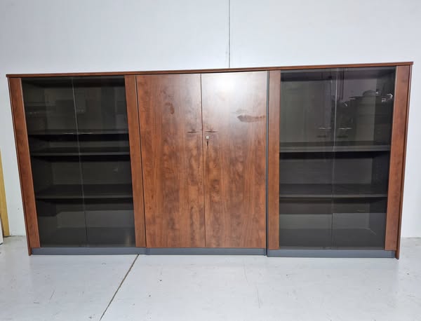 ARMARIO ARCHIVADOR DE OFICINA 6P (285X45X143) (NOGAL / PUERTAS CRIST. AHUMADO)