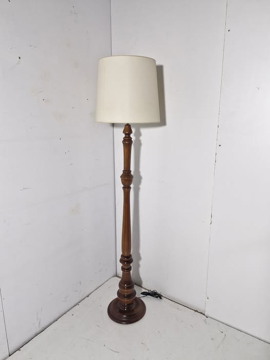 LAMPARA DE PIE (MADERA/TULIPA BEIG) (170CM ALTO)