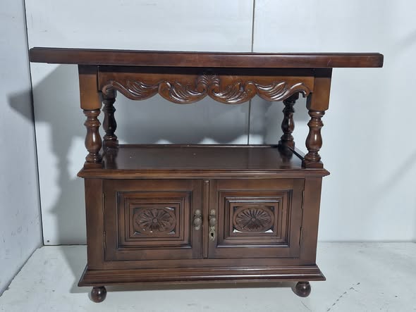 MUEBLE AUX / TV 1C 2P ( 92X46X78) (NOGAL OSC) (TALLADO)