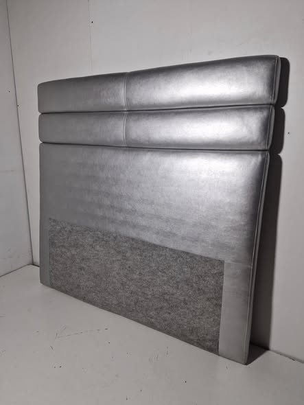 CABECERO TAPIZADO (150CM) (155CM ALTO)  (PLATEADO) *NUEVO EXP*