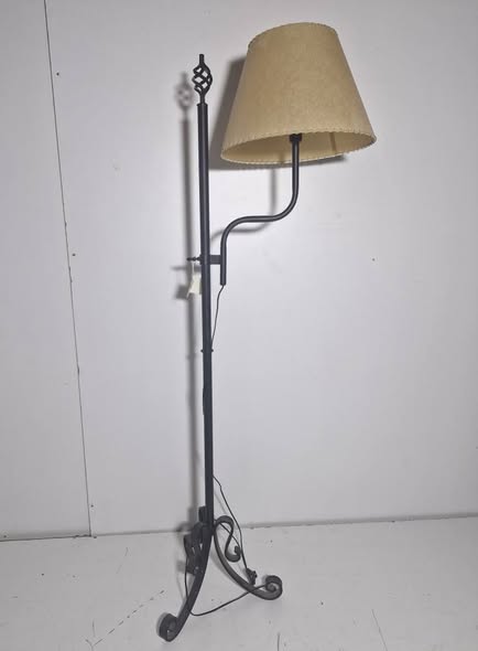 LAMPARA PIE (FORJA FLEXO CON TULIPA)