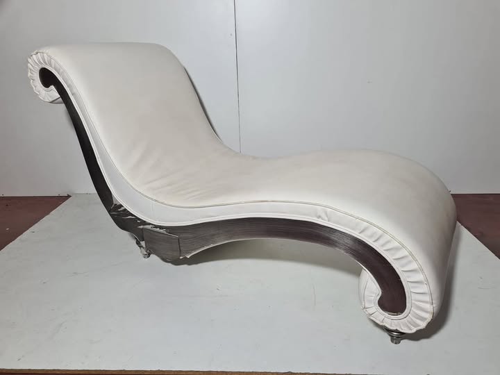 DIVAN / SILLON / PUFF (170X70X90) (ALTO ASIENT 37CM) (POLIPIEL BLANCO/PLATA)