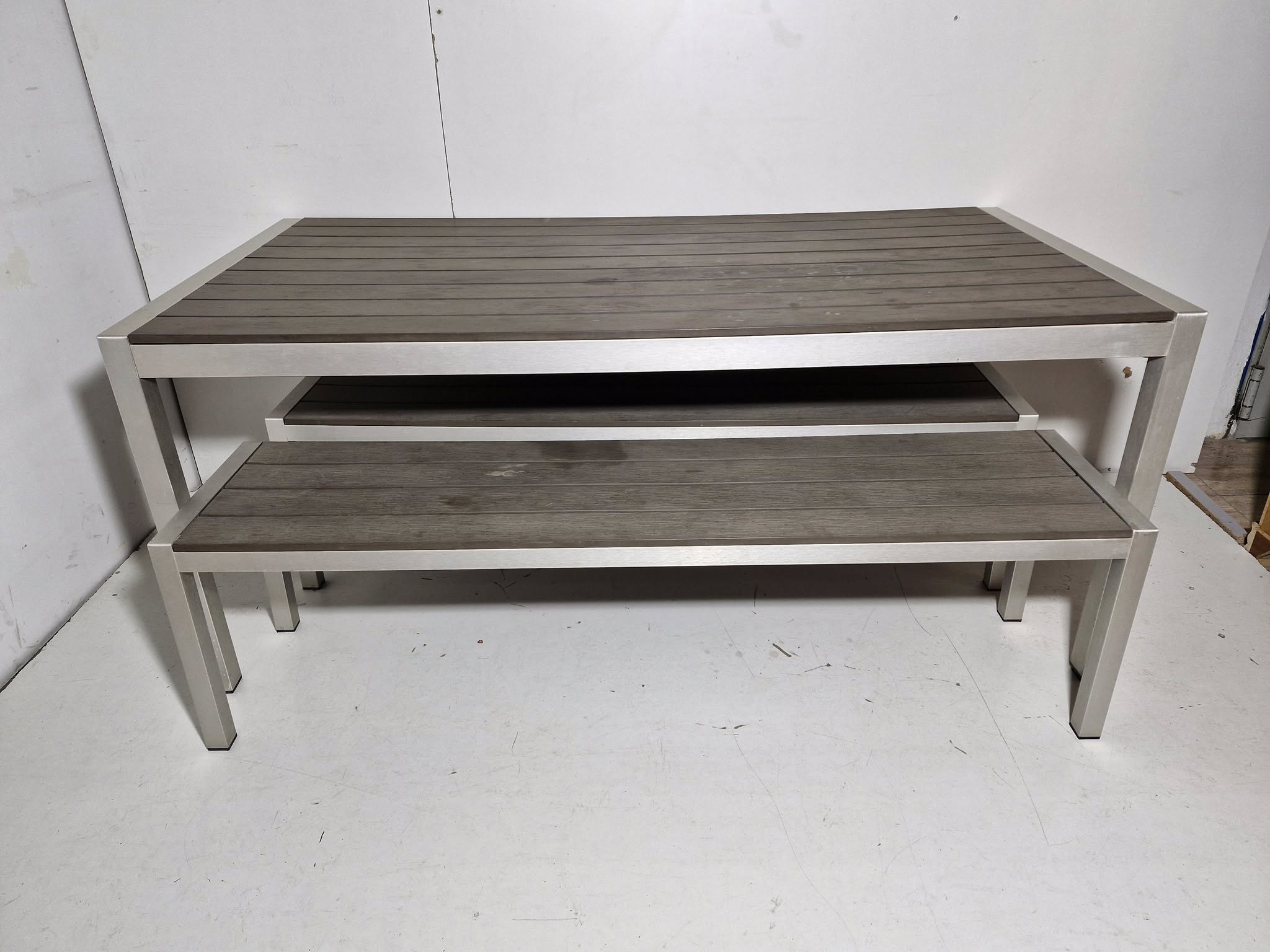 CONJUNTO COMEDOR EXTERIOR (180X90) (75CM ALTO) + 2 BANCOS (165X40) (45CM ALTO) MOD:NARDO GRIS (LEROY MERLIN)