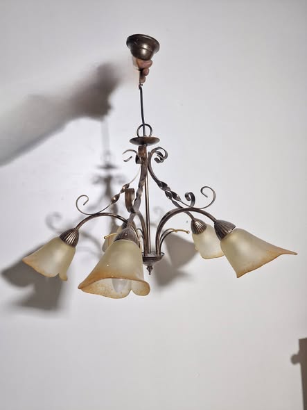 LAMPARA TECHO (5T FLOR) (FORJA DORADA)