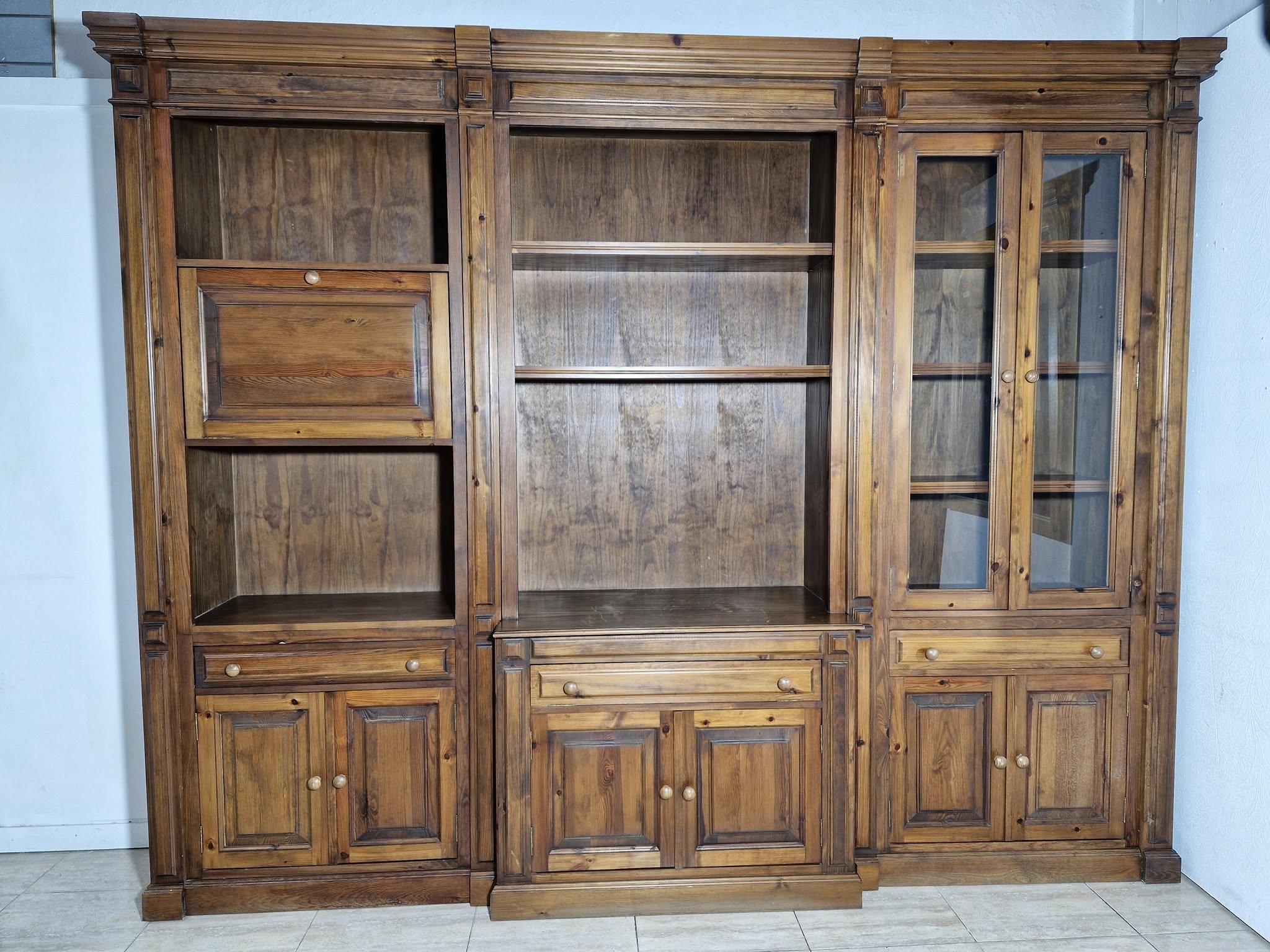 MUEBLE BOASERIE 9P 3C (300X45X240) (RUSTICO)