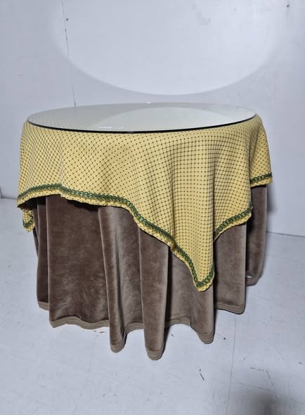 MESA CAMILLA RED. (90CM D) + ENAGUILLAS + TARIMA + CRISTAL