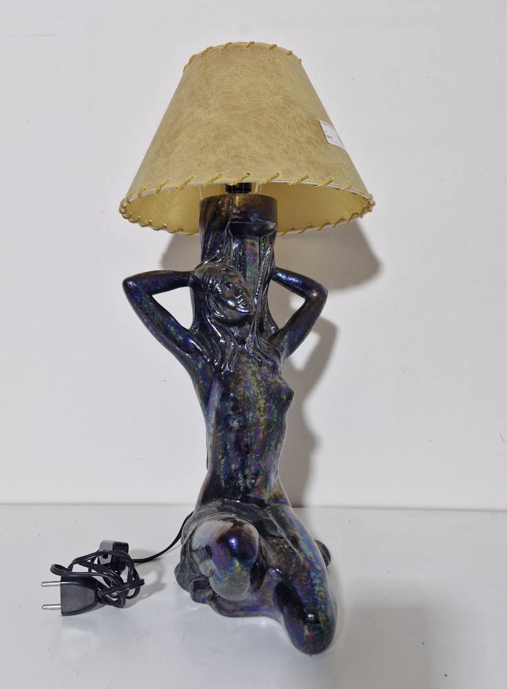 LAMPARA MESITA MUJER (TULIPA)