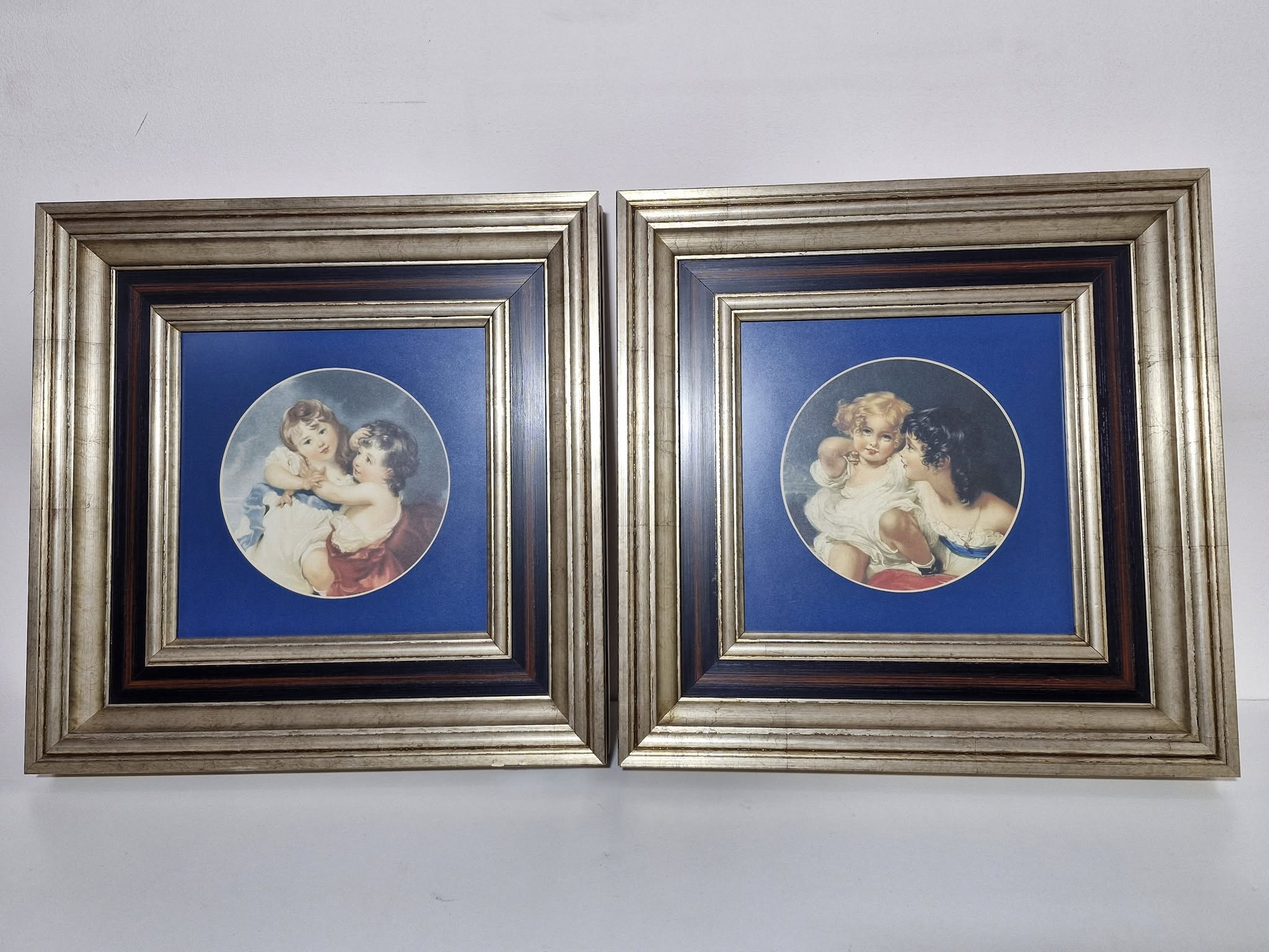 (DECORACION) X2 CUADROS (50X50) (MARCO PLATA ENVEJ. / NIÑOS)