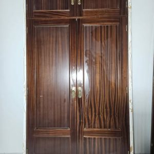 PUERTAS ARMARIO EMPOTRADO 2P + ALTILLO (135X235) (NOGAL OSC)