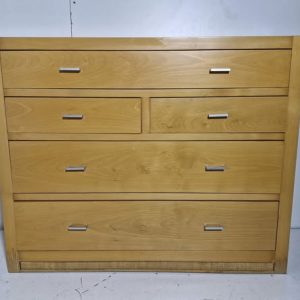 COMODA 5C (120X40X97) (HAYA / TAPA ROJA)