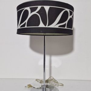 LAMPARA DE MESA (CROMO / TULIPA NEGRA Y BLANCA)