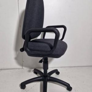 SILLA OFICINA / ESCRITORIO BRAZO (RUEDAS) (COLOR: GRIS OSC) *SALDOS NUEVO*