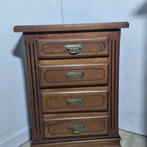 MESITA NOCHE 3C (56X32X77) (NOGAL) (DORMITORIO)