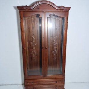 VITRINA 2P 2C (97X36X196) (PROVENZAL) (COLOR: NOGAL)